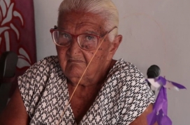 Artesã oeirense famosa pela confecção da 'flor de passos' morre aos 87 anos